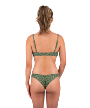 Cargar imagen en el visor de la galería, Leilani Jungle Pattern Seamless Bralette Bikini Top 
